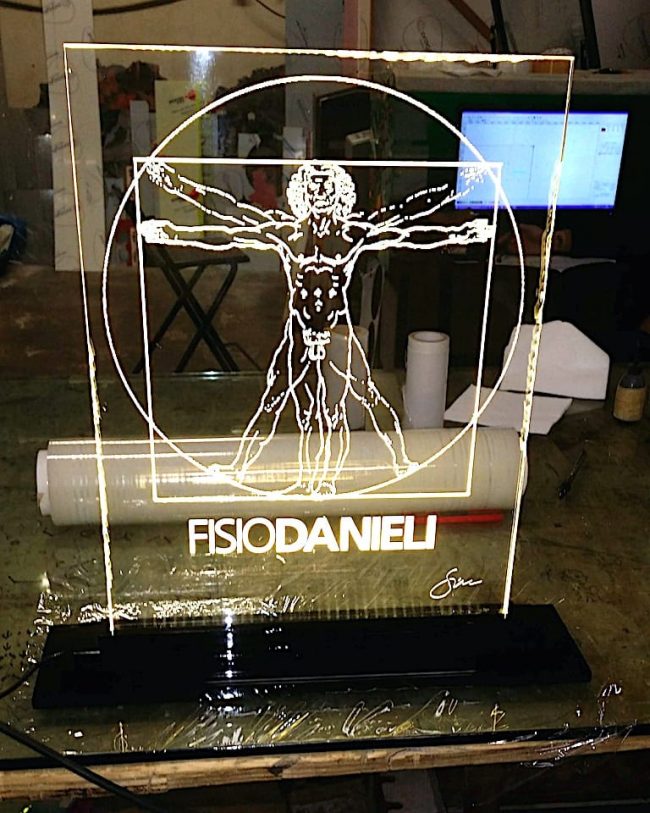 lampada in plexiglass