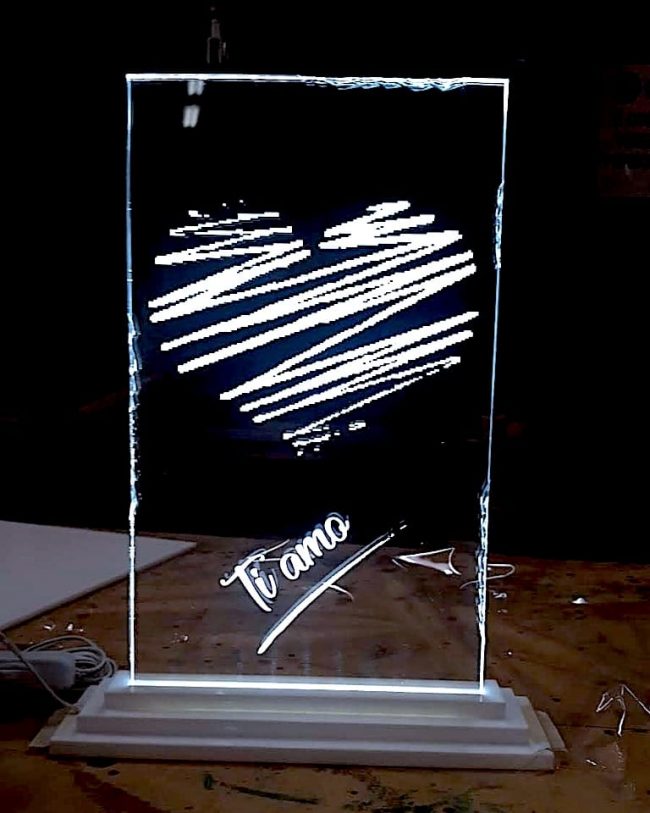 lampada in plexiglass