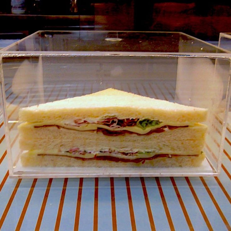 porta tramezzini in plexiglass