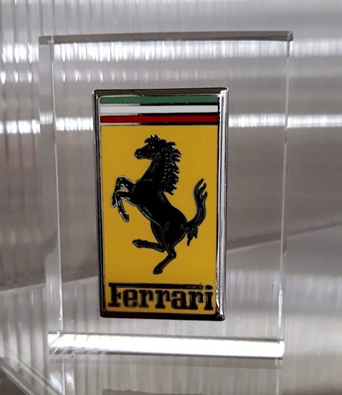 targa in plexiglass Ferrari