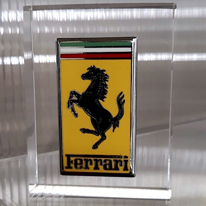 targa in plexiglass Ferrari